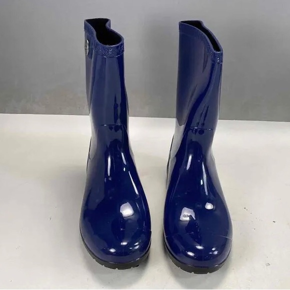Uggs Rain Boots Size 8 - Picture 3 of 5